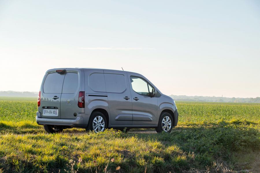  Peugeot Partner 2018 года  (WW) (фото 7 из 20)